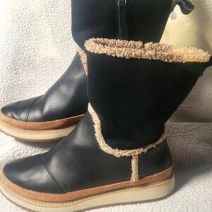 TOMS Women's Makenna Black Sherpa Lined Boots Fall/Winter - Size 8.5